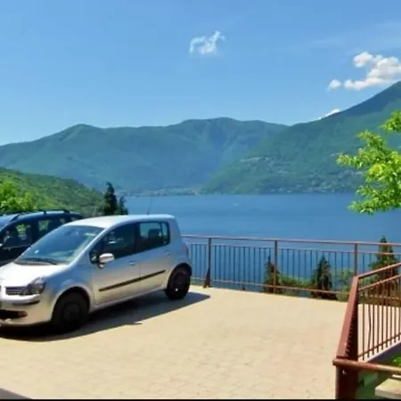 Casa Le Palme Vakantiehuis Pino Lago Maggiore