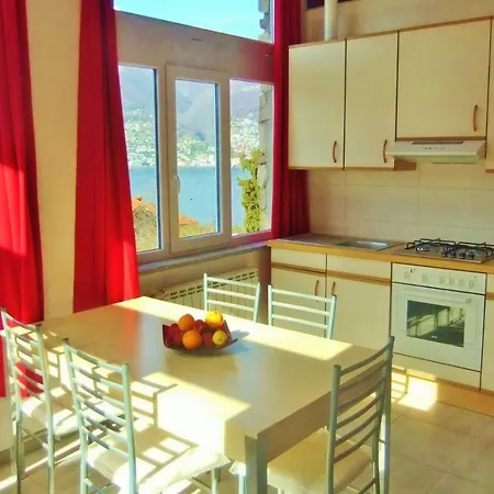 Casa Le Palme Vakantiehuis Pino Lago Maggiore